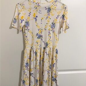 FOREVER 21 Floral Print Dress with open back
